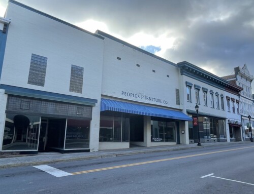 Commercial/Retail Building in Centertown Bedford